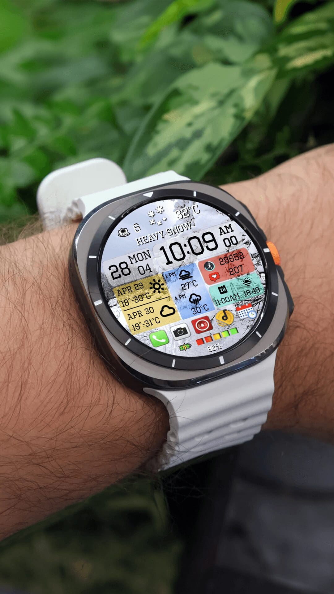 N-SPORT 732 Real-time Weather Luxury Classic Analog Watch Face for Samsung & Wear OS feature image